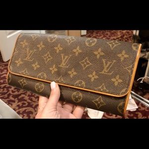 AUTHENTIC LOUIS VUITTON POCHETTE TWIN GM